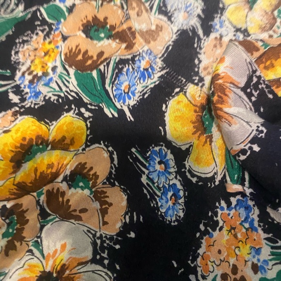 Dolce & Gabbana silk and cashmere v neck sweater - Picture 11 of 13